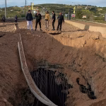 Guerre au Moyen-Orient : Israël bombarde le sud du Liban et détruit un pont du Litani