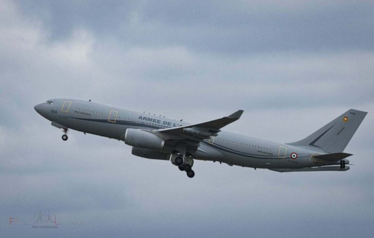 Un avion de l'armée de l'air survole le Nord et le Pas-de-Calais pendant plus d'une heure