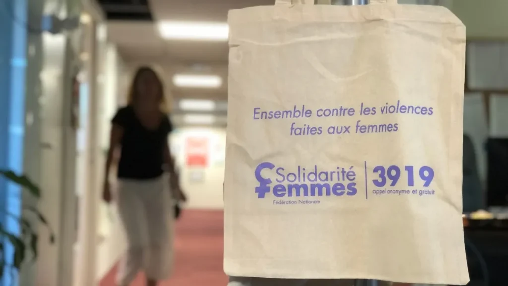 3919 : près de 8 % d’appels en plus en 2025 sur la ligne d’écoute pour les femmes victimes de violences