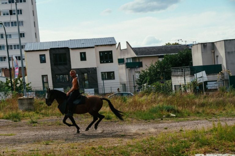 Trois spectacles de cirque au théâtre du Préau et à l'hippodrome de Vire Normandie