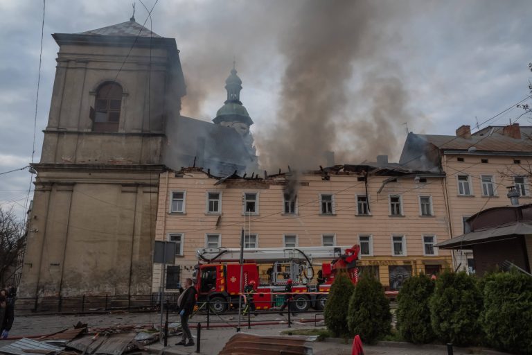 Guerre en Ukraine : un drone russe attaque le centre historique de Lviv