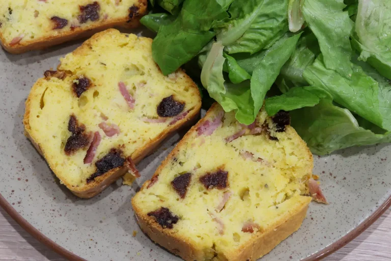 Règle des trois-tiers : la méthode pour un cake salé toujours moelleux