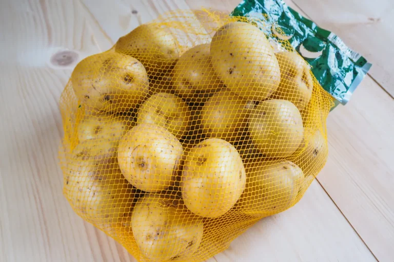 Un objet simple ralentit la germination des pommes de terre dans le filet