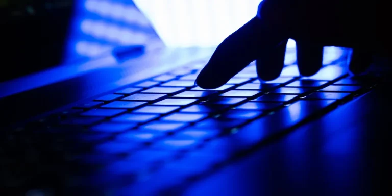 Europol démantèle une plateforme pédocriminelle et identifie 440 clients