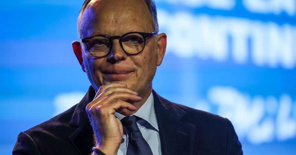 Municipales : Edouard Philippe réélu au Havre, prépare sa candidature pour 2027