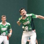 Xabi Harguendeguy et Ronan Mendy sous les couleurs de POMN en mur à gauche