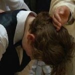 Hausse des baptêmes d'adolescents et d'adultes à Pâques : "Le catholicisme semble profiter d'un regain de ferveur chez les jeunes"