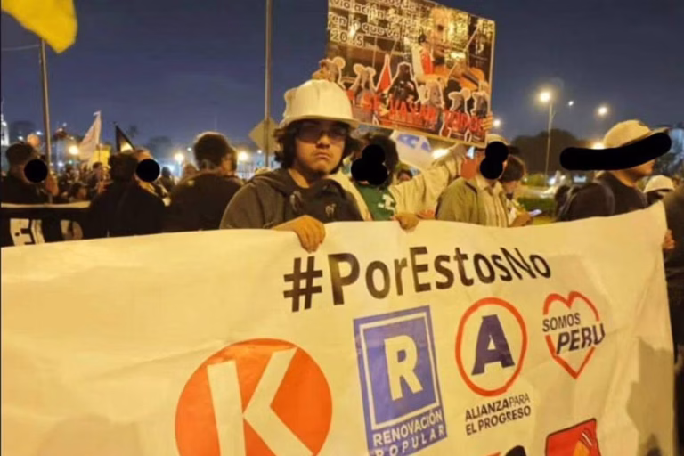 Campagne électorale au Pérou : le hashtag « #PasPourCeux-là » exprime l'exaspération des électeurs