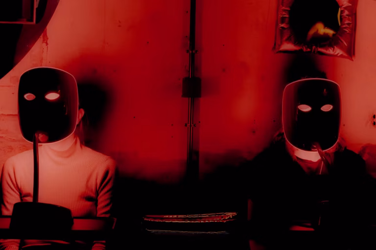 Ces nouveaux appareils anti-âge transforment chaque centimètre carré du visage des femmes