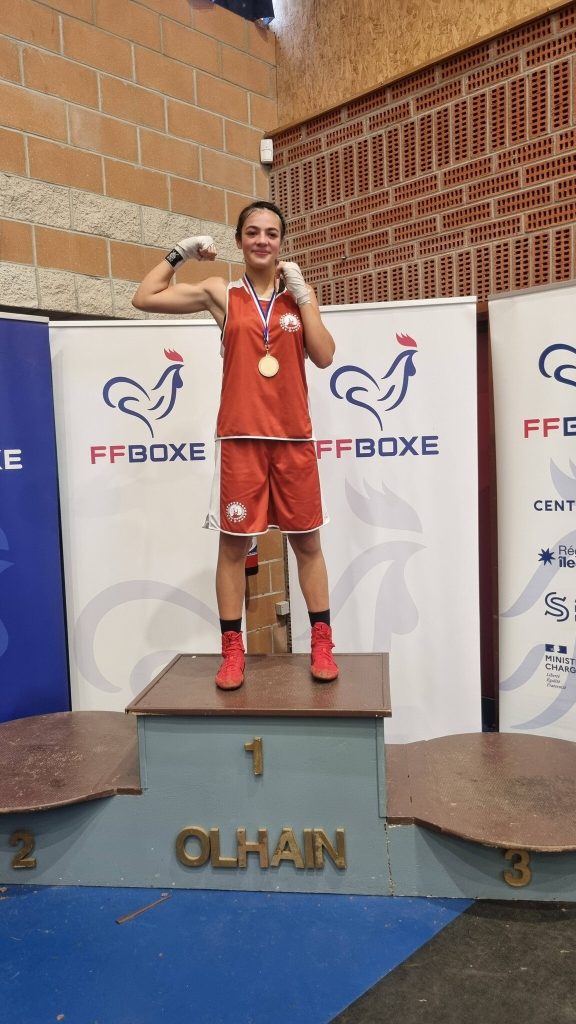 À 14 ans, la championne de France de boxe anglaise de Rouen se prépare pour les JO
