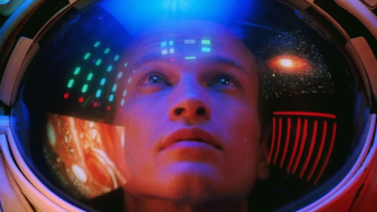 Elon Musk et son rêve d'une 'humanité interstellaire' : une ambition jugée vaine