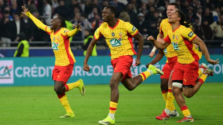 Coupe de France : malgré un final renversant, Lens file en demie en battant Lyon