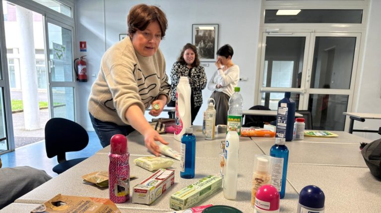 « Du coup on utilise quoi ? » : l’inquiétude de ces lycéens face aux perturbateurs endocriniens lors d’une expérience inédite à Châteauroux