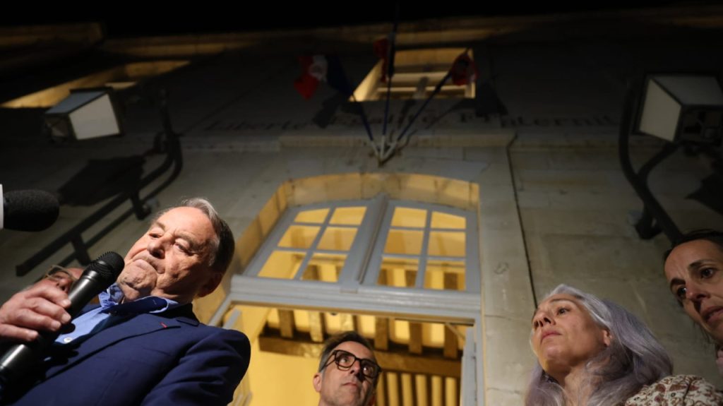 Une soirée électorale chaotique met fin au règne du maire historique d'Issoudun