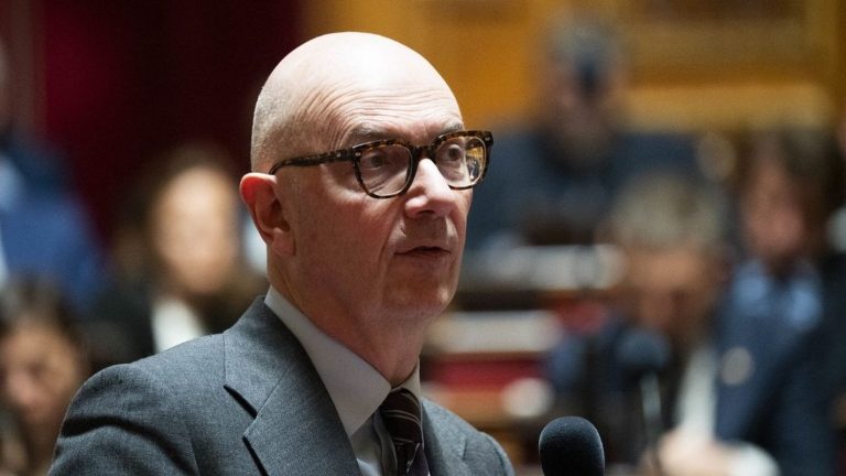 La guerre au Moyen-Orient entraîne-t-elle un nouveau choc pétrolier ? Analyse du ministre de l'Économie.