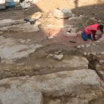 Découverte archéologique à Aix-les-Bains : bassin romain, mobilier, céramiques et ossements