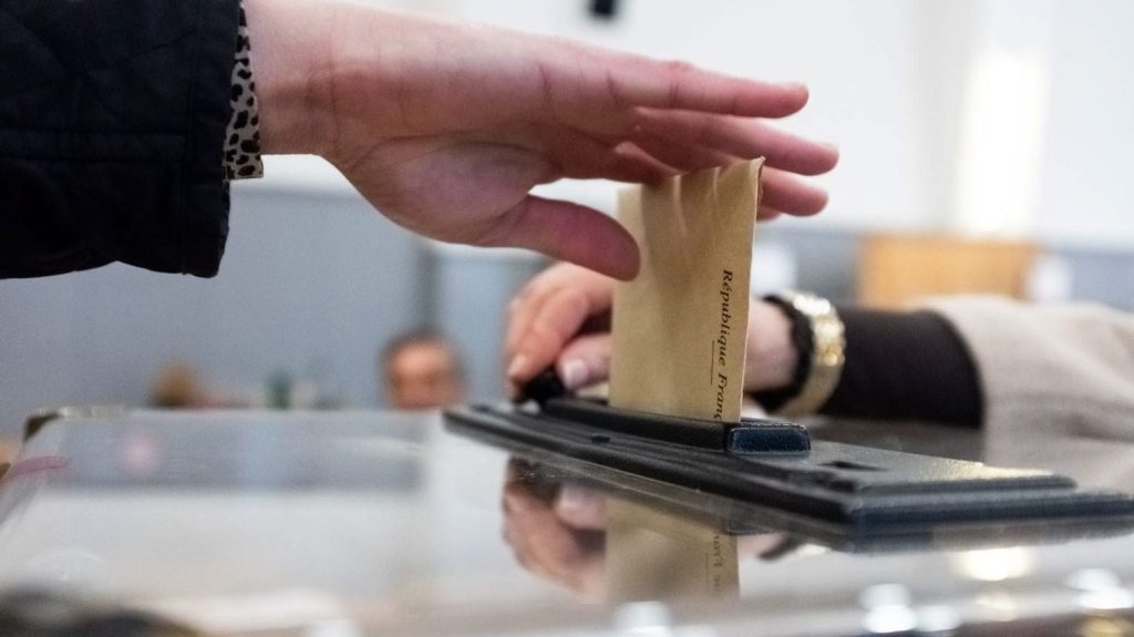 Municipales 2026 : analyse du traitement éditorial sur franceinfo