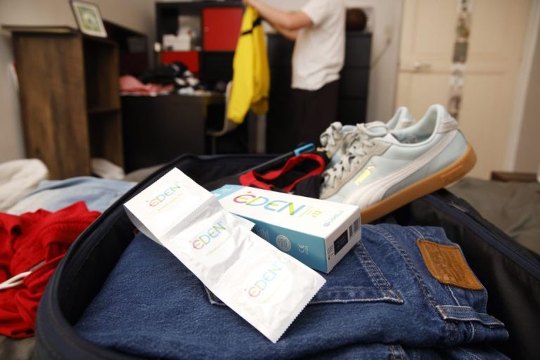 40 % des 15-24 ans croient à une guérison du VIH : le sida, une maladie mal comprise ?