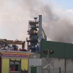 Un entrepôt en feu : cinquante pompiers mobilisés pour maîtriser l'incendie.