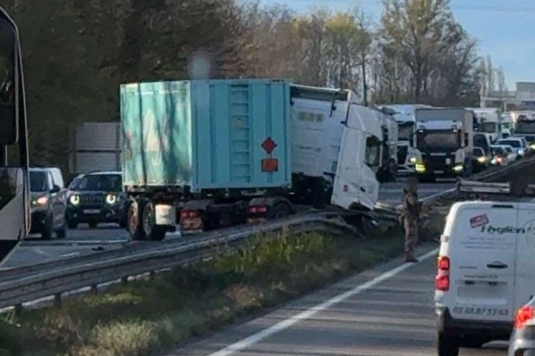 Accident de poids lourd : l'autoroute A35 fermée plusieurs heures entre Colmar et Sainte-Croix-en-Plaine