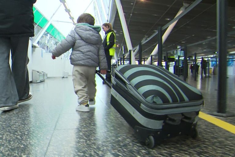 Conflit au Moyen-Orient : vols supprimés et itinéraires modifiés pour les vacances des Français