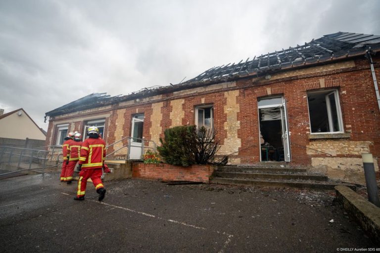 Incendie dans une école : 40 pompiers mobilisés et dégâts importants au pôle élémentaire