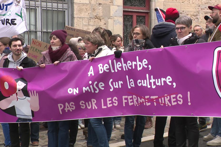 À Besançon, 200 manifestants s'opposent aux suppressions de classes pour les enseignants