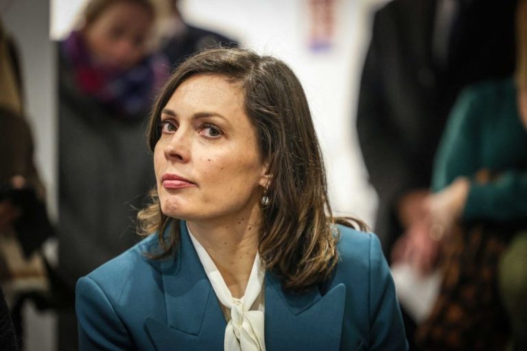 "Le signe avant-coureur d'une disparition" : deux figures de Renaissance quittent le parti