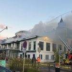 Incendie près du casino d'Évian : d'importants moyens déployés, travaux d'isolation en cause.
