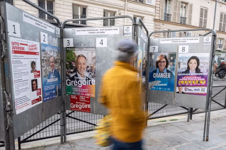 Municipales 2026 à Paris : une association évalue les candidats sur leur programme féministe