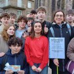 Une foule se bat pour le maintien des options de son lycée en Normandie, et contre des fermetures de classe