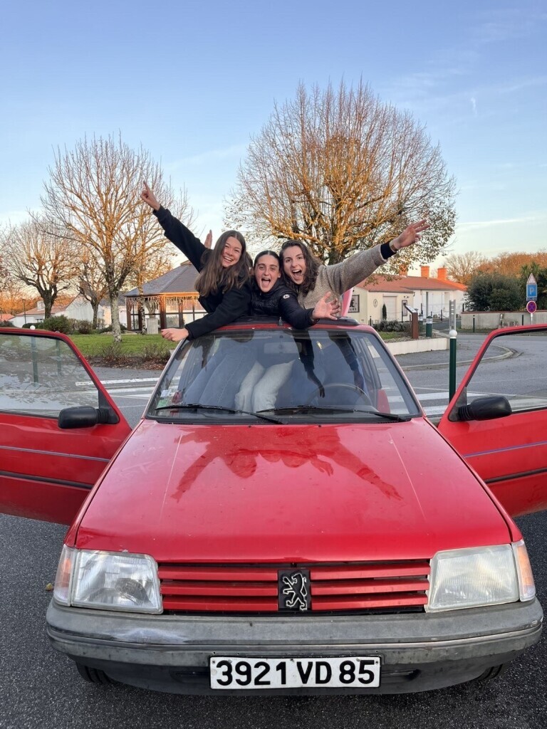 Trois amies de Vendée traversent l'Europe avec Mamita pour une aventure solidaire