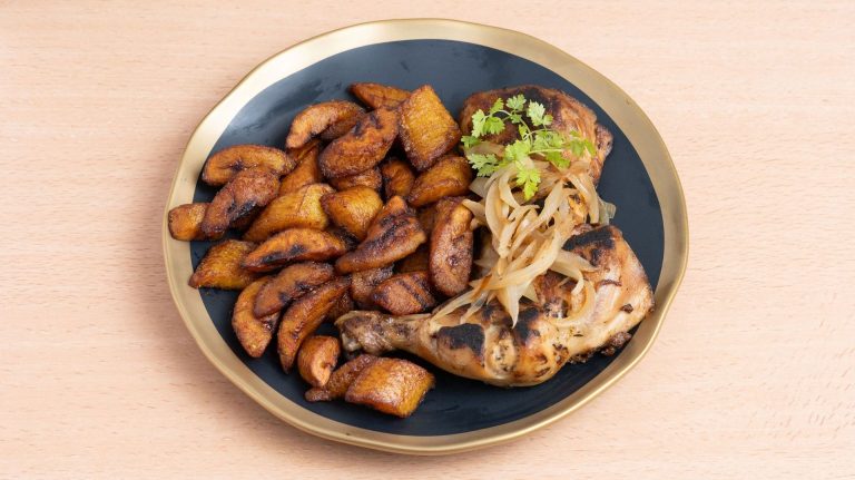 Recettes d'allocos croustillants et de poêlée épicée à base de banane plantain