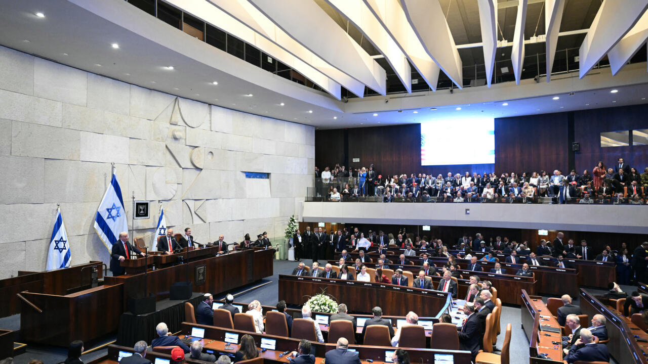 Le Parlement israélien adopte une loi sur la peine de mort pour les terroristes.