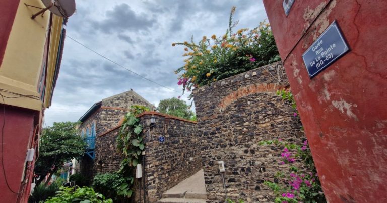 Île de Gorée : options d'hébergement abordables pour un séjour au Sénégal