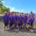 L’équipe a commencé les rencontres sur le terrain à Teahupo’o, ce lundi (Crédit : Anne-Charlotte Lehartel).