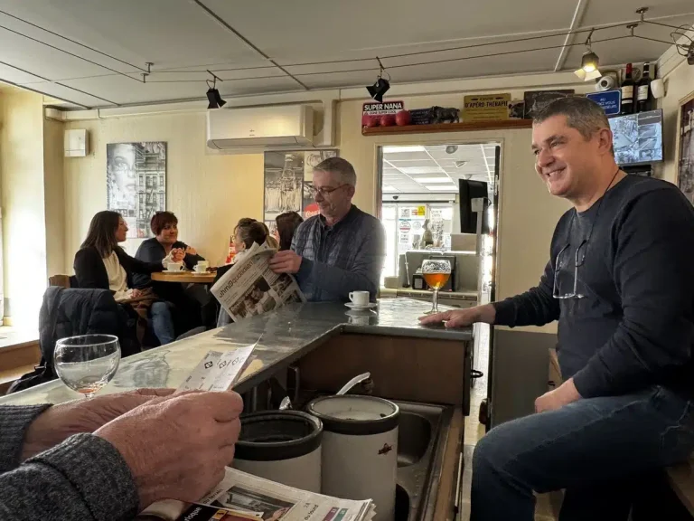 Tournée générale : au café "Chez Thierry" à Nogent, « il n'y a pas de méchant ! »