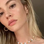 Robe de l'actrice : le débat sur le 'body shaming' des jeunes mères relancé