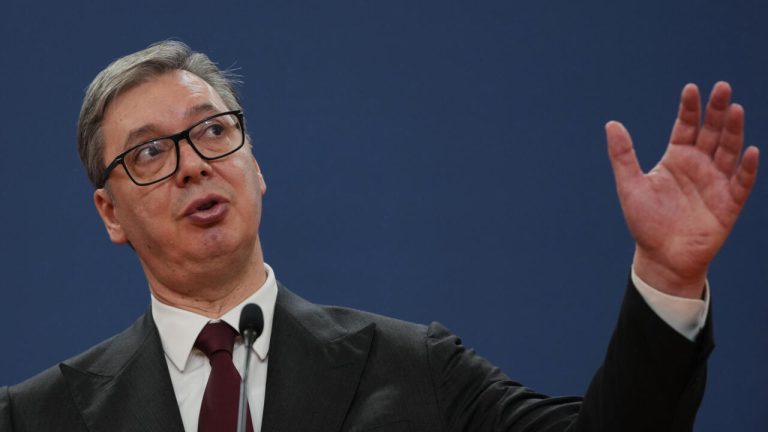 Ventes d'armes et vols cargo mystérieux entre la Serbie et Israël : enquête en cours