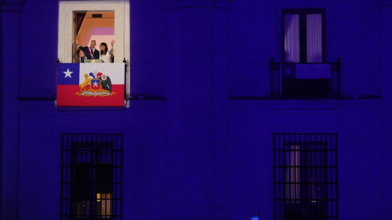 Chili : José Antonio Kast s'installe au palais de La Moneda, 53 ans après le coup d'État