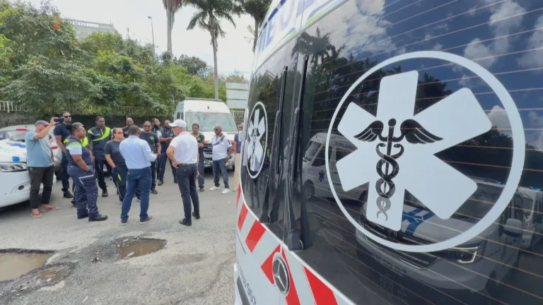 Ambulanciers de Guadeloupe : entre malaise et colère concernant le projet de loi de décentralisation