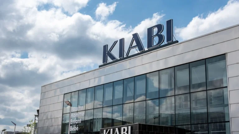 Baskets léopard Kiabi à 20 euros : un concurrent sérieux pour Adidas, Nike et New Balance