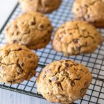 Cookies au sarrasin et pépites de chocolat : une recette gourmande et saine.