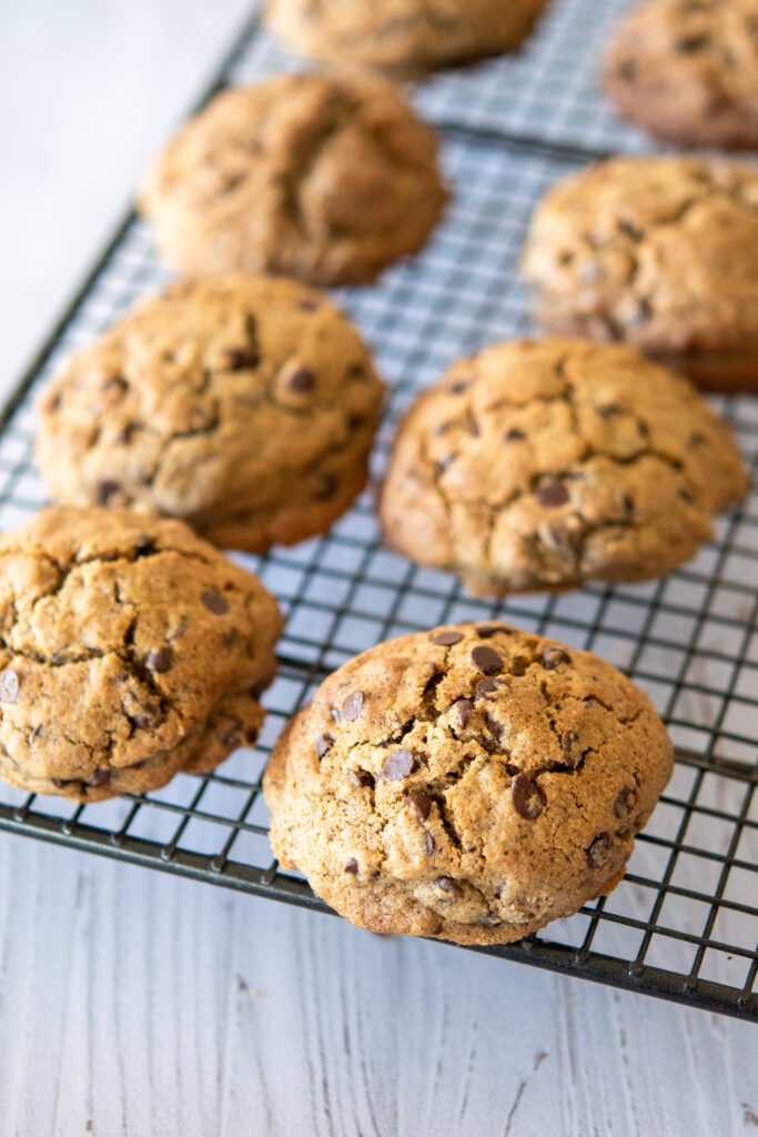Cookies au sarrasin et pépites de chocolat : une recette gourmande et saine.