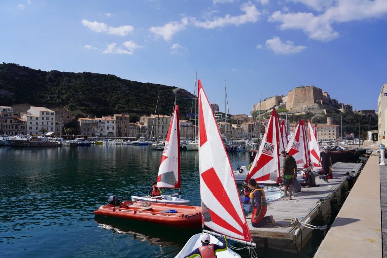 Hissez les voiles au port de Bonifacio : conditions idéales selon la Mairie
