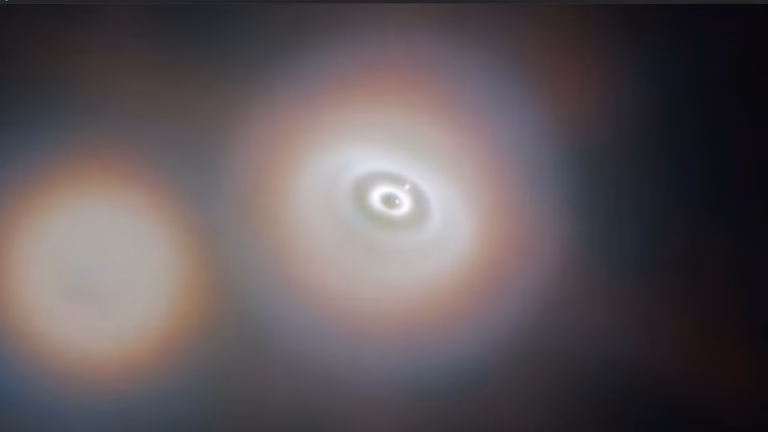 Des astronomes observent la naissance d'un système solaire similaire au nôtre.