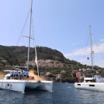 Des pompiers emmènent des « accidentés de la vie » en Corse lors de la 10ᵉ Traversée solidaire depuis Théoule-sur-Mer.