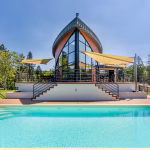 Devenez propriétaire d'une maison inspirée par le design d'un bateau.