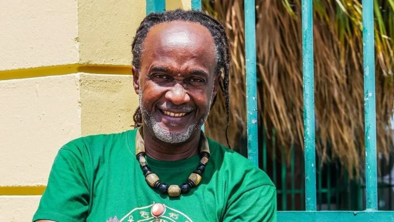 Dominik Coco, en concert en Martinique, 35 ans de vibrations et d’engagement