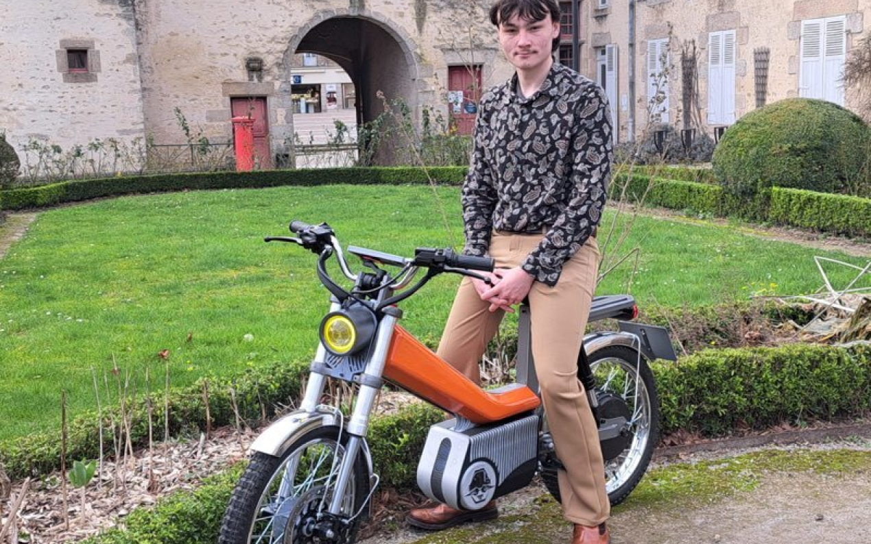 Un Alençonnais projette d'industrialiser le Barrolex, un cyclomoteur électrique léger et réparable.